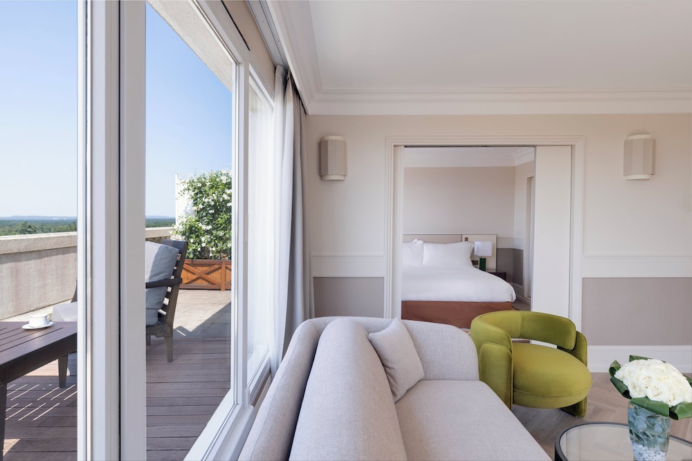 Suite, 1 King Bed (Prince de Conde) photo 2