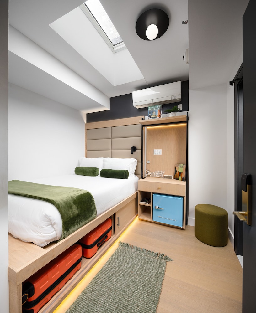 Basic Double Room, 1 Queen Bed, Accessible