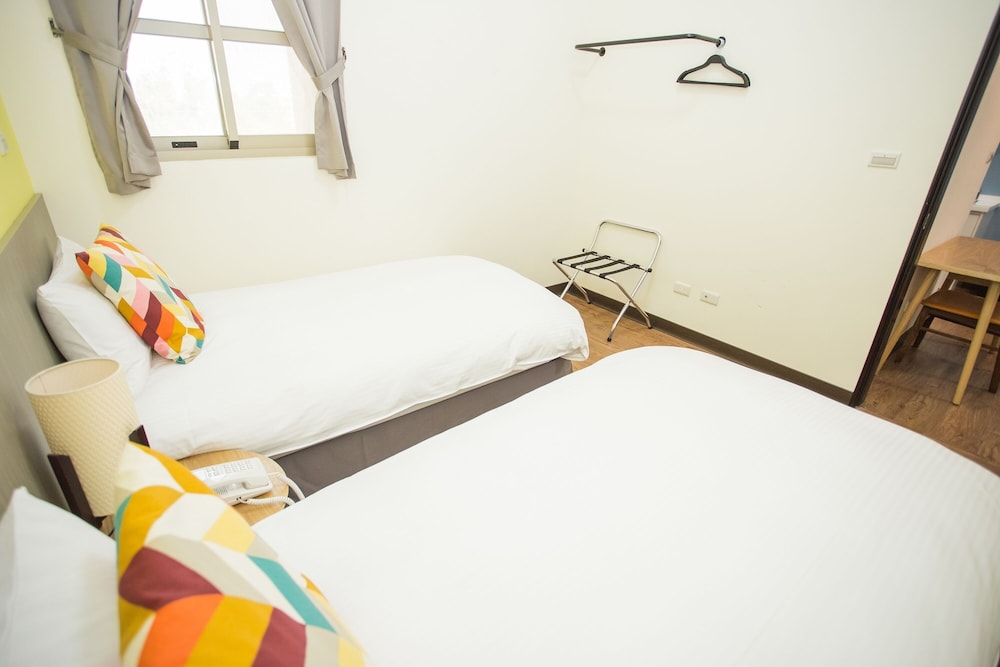 Deluxe Suite, 1 Bedroom Suite, 2 Single Beds, Balcony - Photo 7