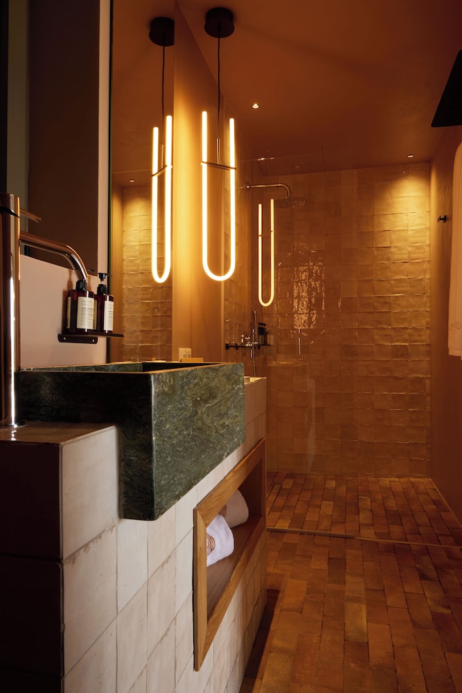 Superior Suite with Plunge Pool - Photo 17