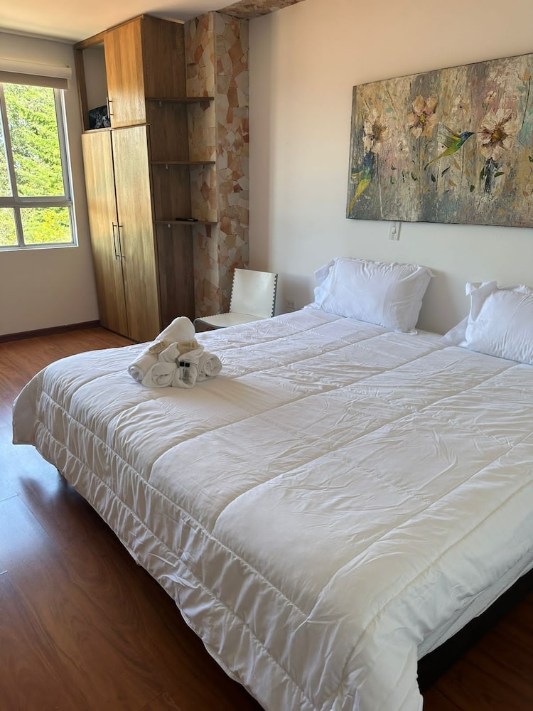 Panoramic Triple Room, Private Bathroom, Lake View photo 2
