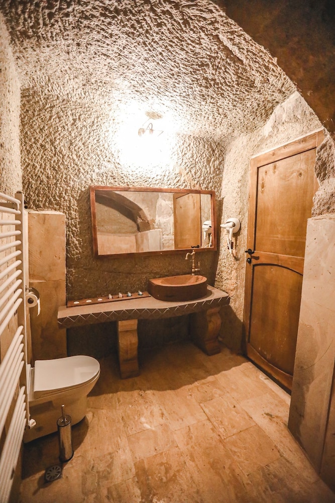 Defne Cave Honeymoon Suite - Photo 7