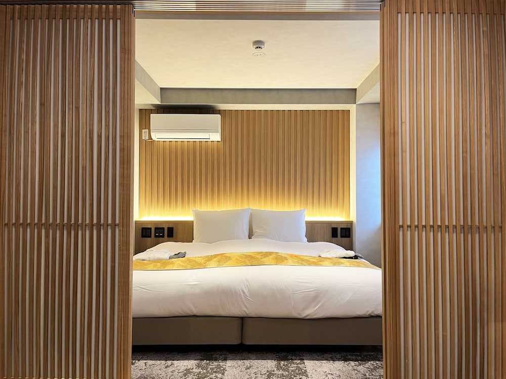 Premium Double or Twin Room - Photo 15
