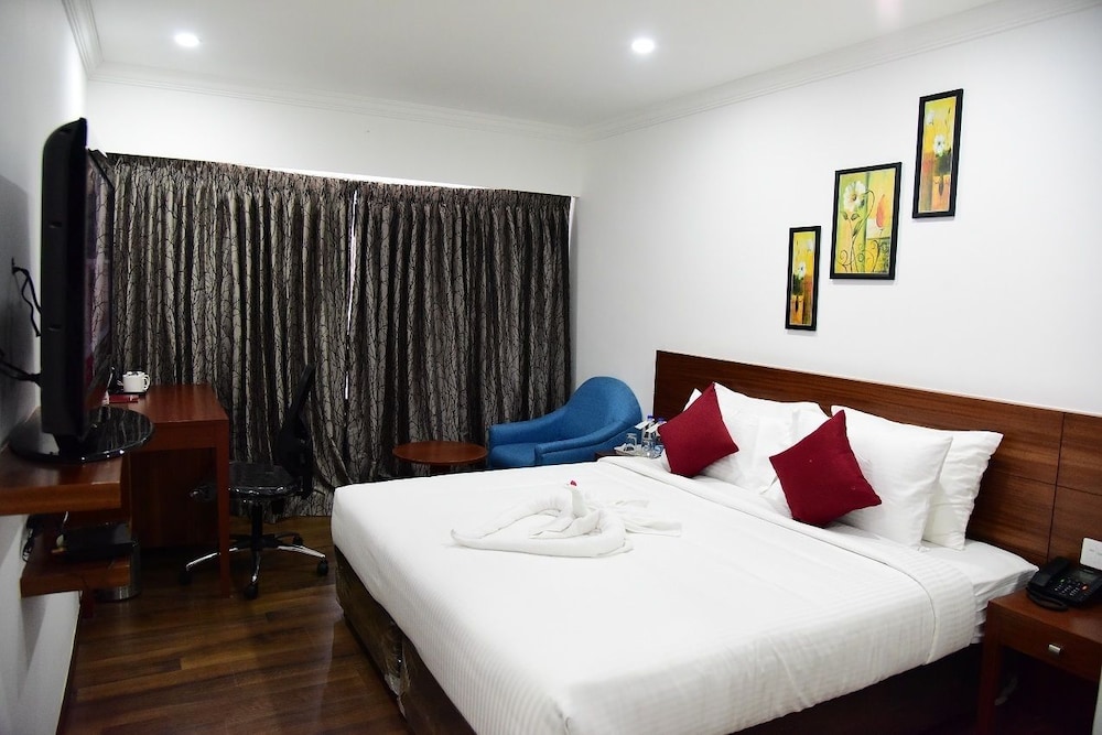 Comfort Room, 1 Double Bed, City View, Corner photo 1