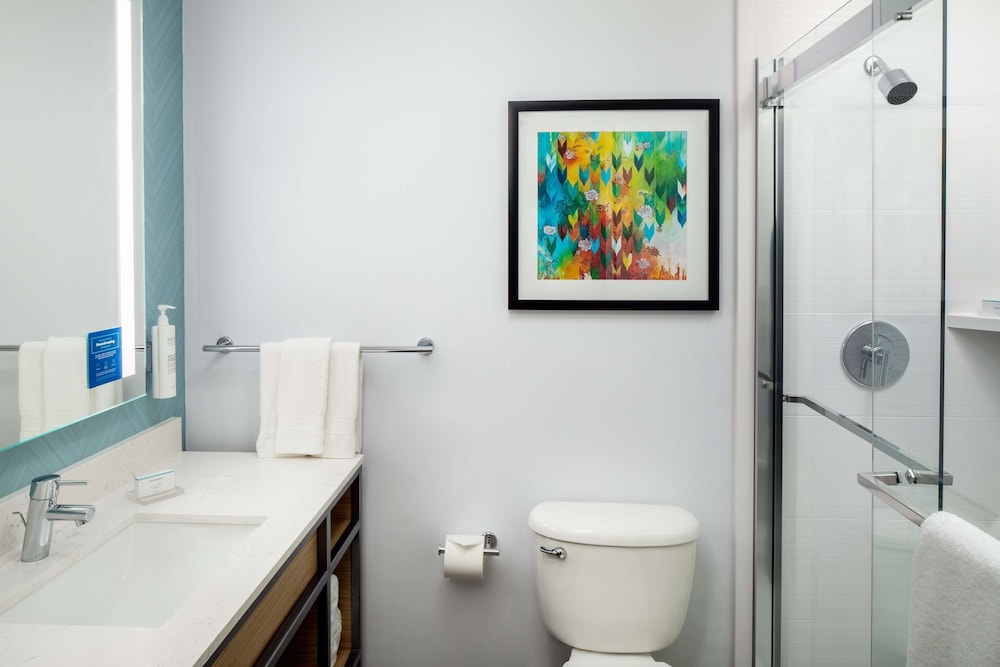 Suite, 1 Bedroom - Photo 5