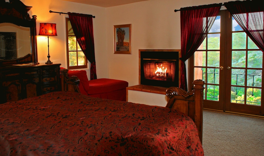 Room (Luxury King with Spa and Best View) photo 2