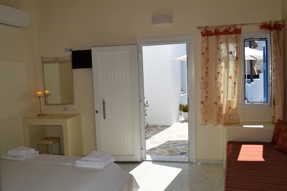 Traditional Double Room (No 1) photo 2