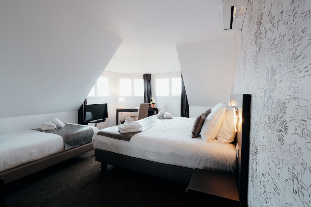Superior Triple Room - Photo 3