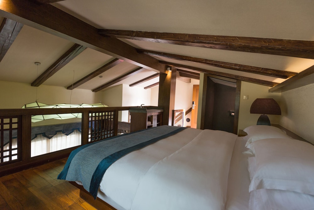 Deluxe Loft
