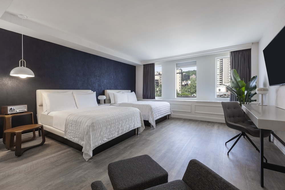 Deluxe Double or Twin Room