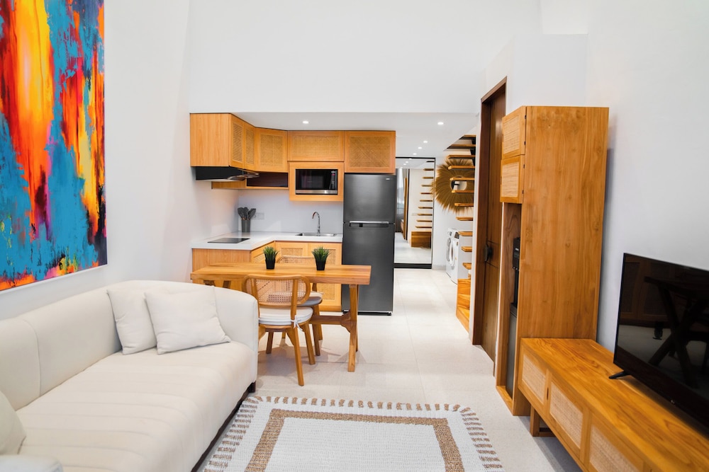 Premier Apartment, 1 King Bed, Balcony