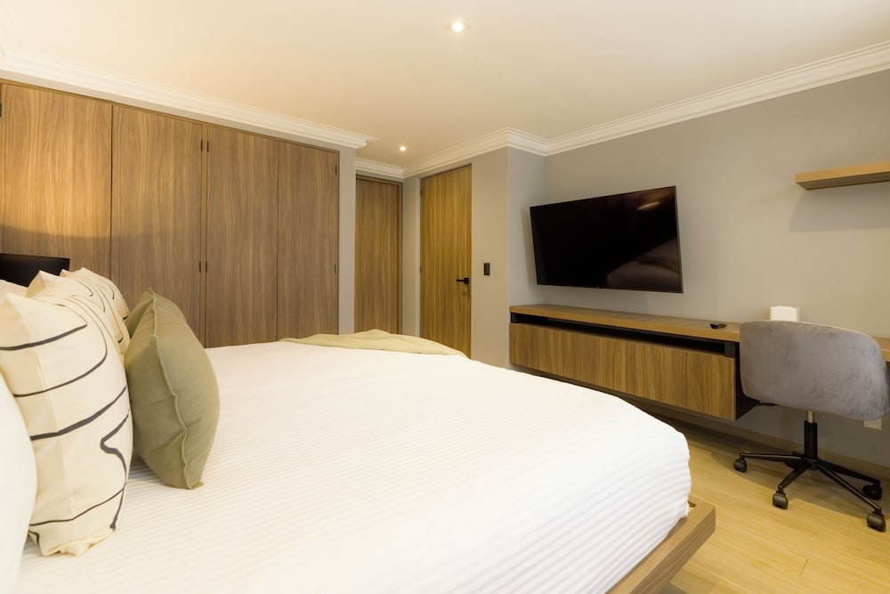 Luxury Apartment, 2 Bedrooms - Photo 27