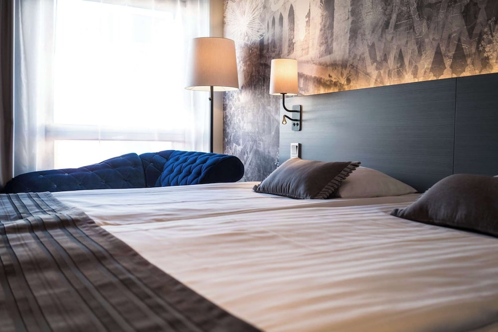 Superior Room, 1 King Bed, Sauna - Photo 3