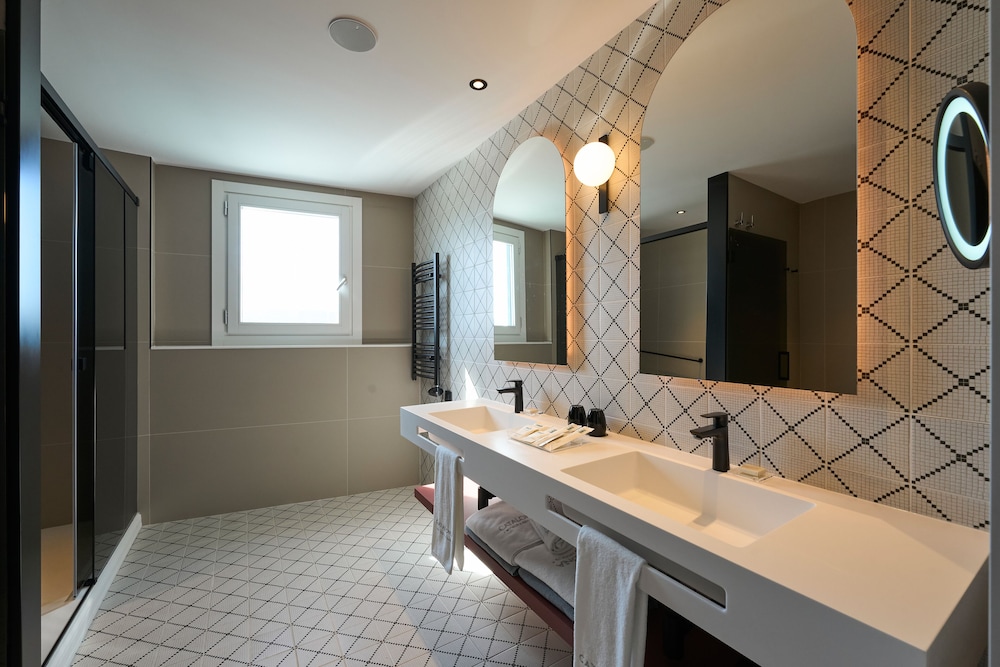 Junior Suite, Private Pool (Deluxe, Single Use)