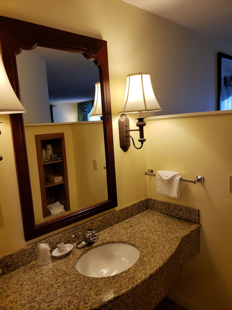 Standard Room, 2 Queen Beds, Non Smoking, Fireplace (Oversized Room) - Photo 5