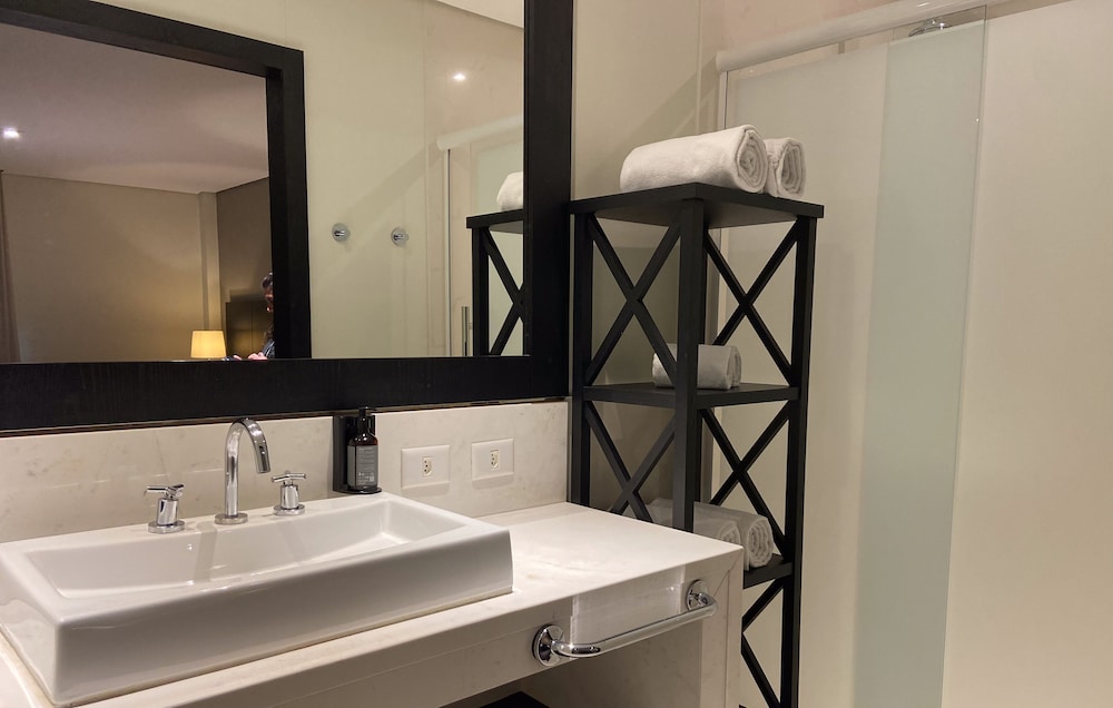 Basic Suite - Photo 12