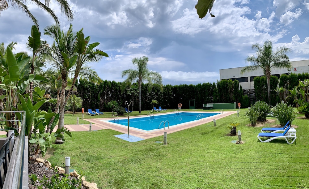 Room, 1 King Bed, Pool View