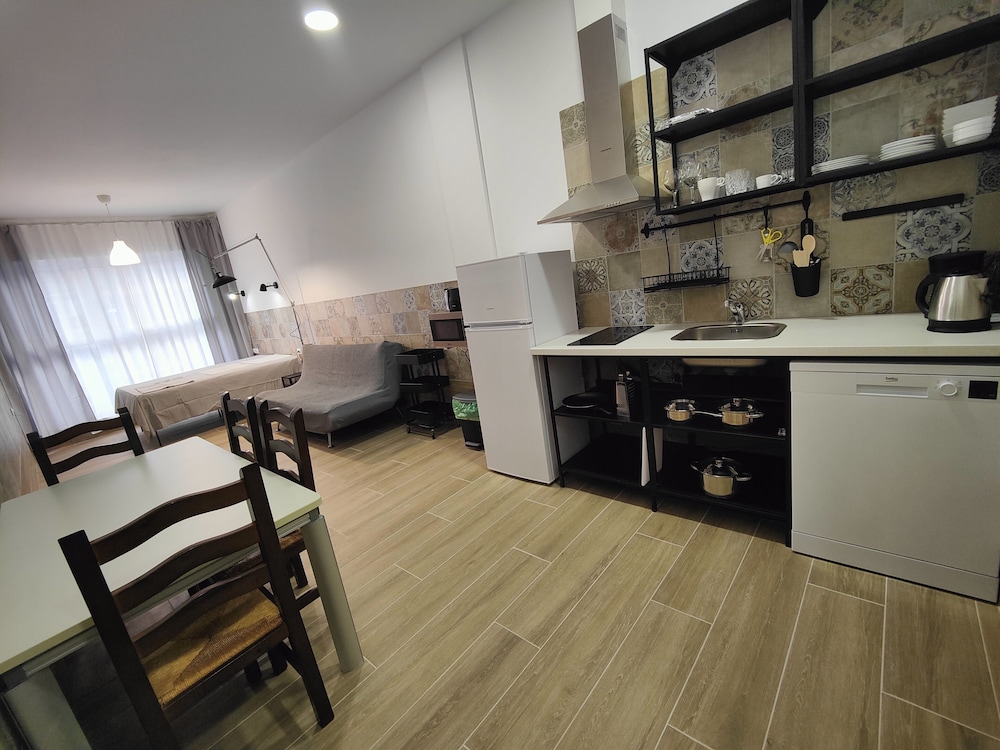 Habitación Triple Estándar, 1 Cama Matrimonial con Sofá Cama