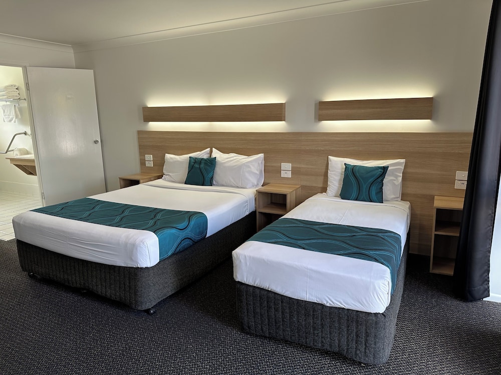 Standard Twin Room, Accessible, Ground Floor photo 2