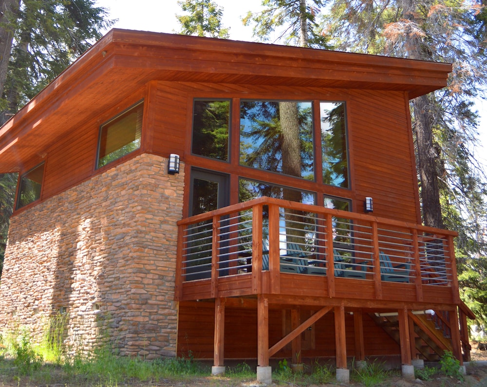 Forest Cabin, King Bed and Bunk Bed photo 2