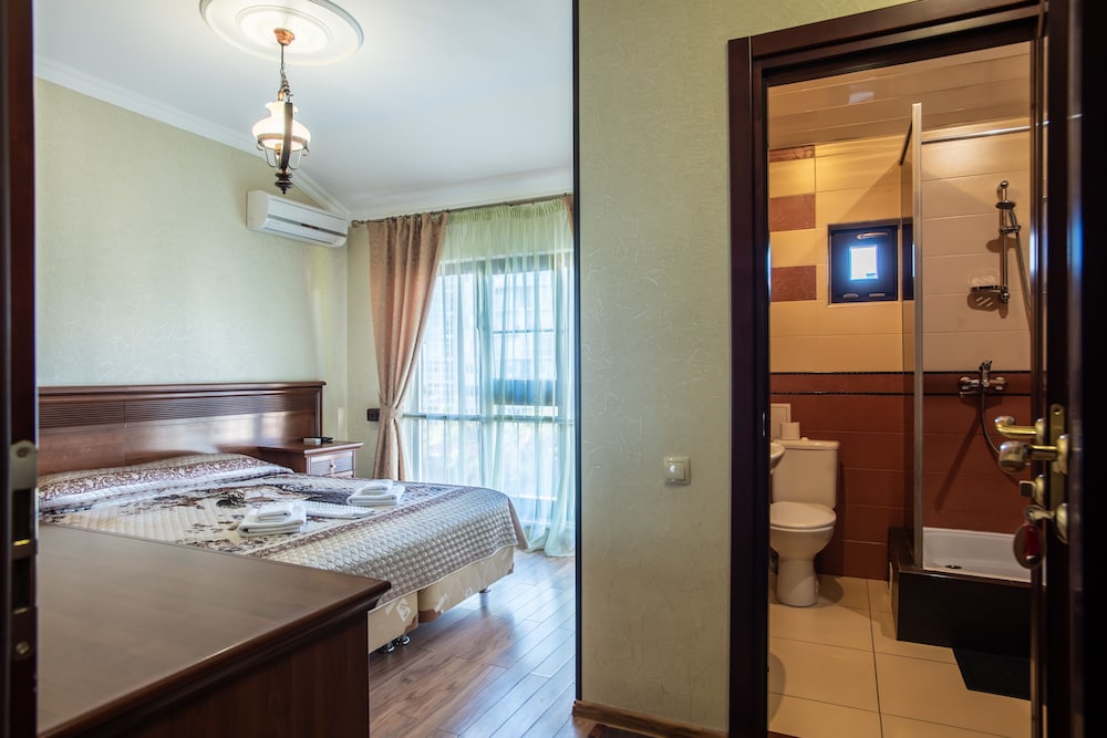 Economy Double or Twin Room, 1 Double or 2 Twin Beds photo 3