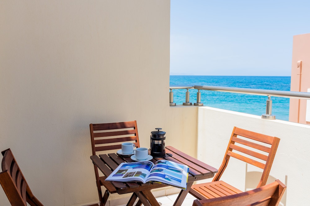 Family Apartment, Sea View (Private Roof Terrace) photo 2