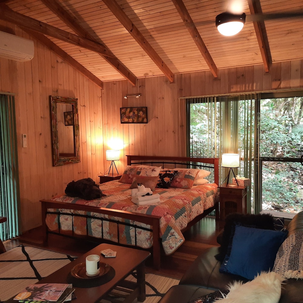 Running Water: Rainforest Treehouse photo 2