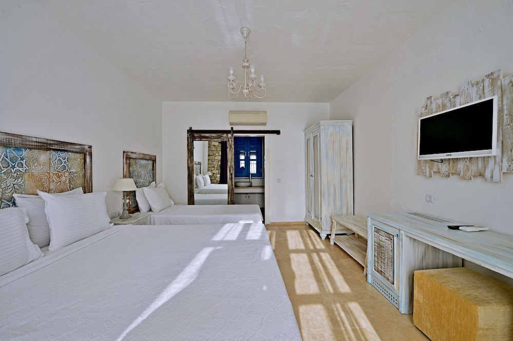 Classic Triple Room photo 2