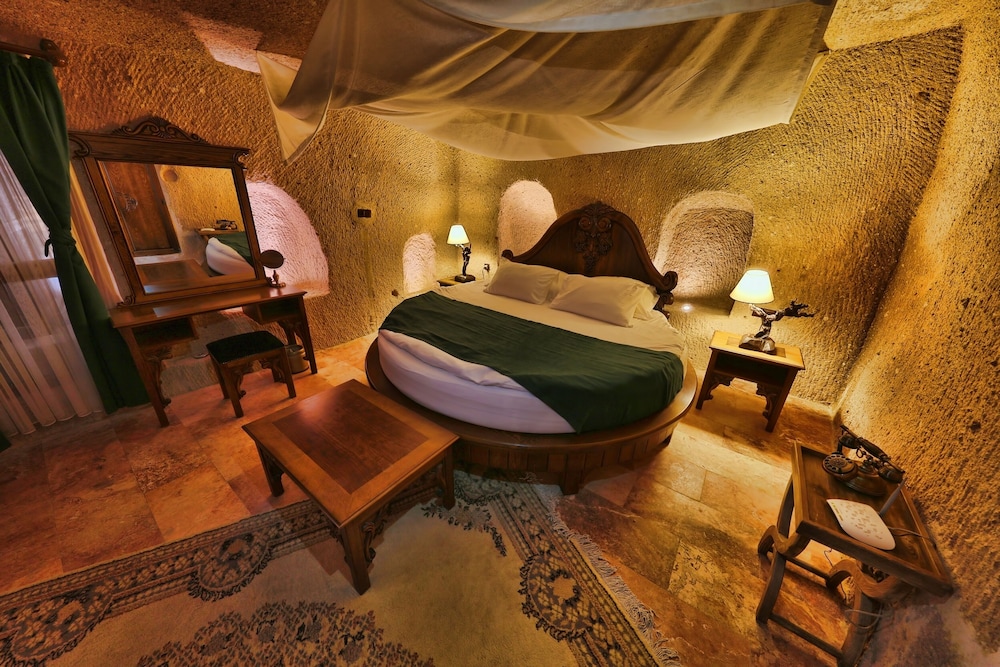 Deluxe Suite with Chimney