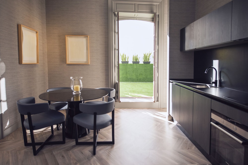 Premier Suite, Balcony, City View photo 2