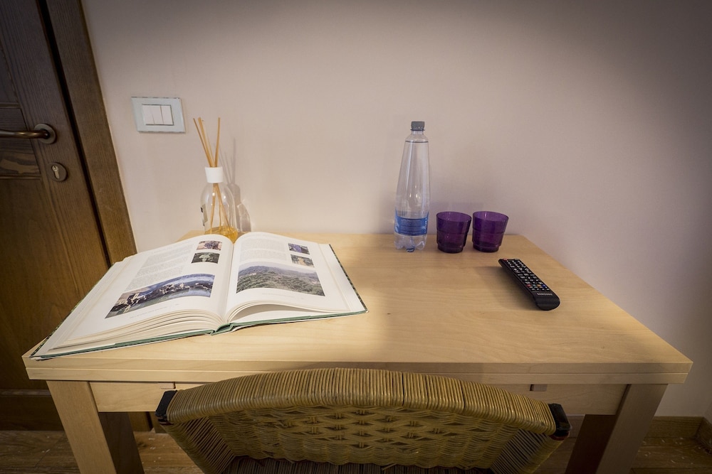 Comfort Double Or Twin Room, 1 Bedroom, Private Bathroom, Ground Floor photo 3
