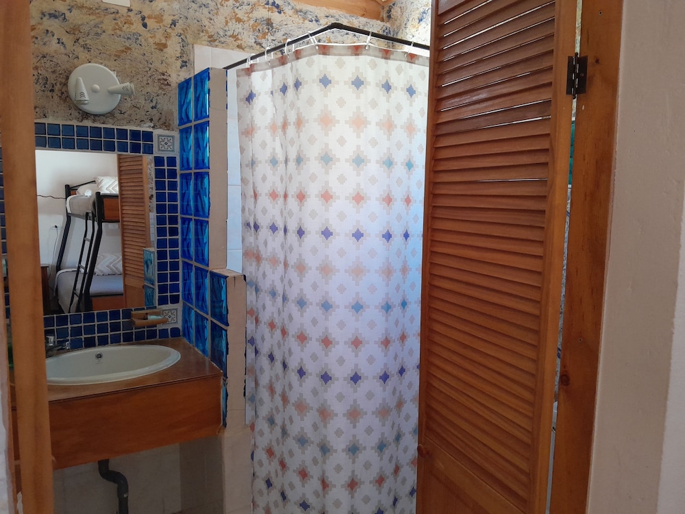 Superior Quadruple Room, Multiple Beds, Ensuite, Pool View photo 3