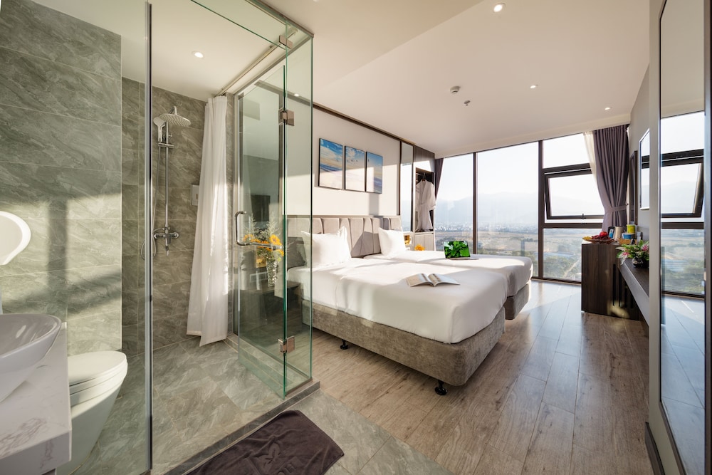 Deluxe Double Room, Partial Sea View
