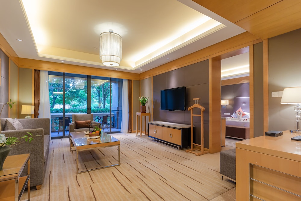 Business Suite photo 1