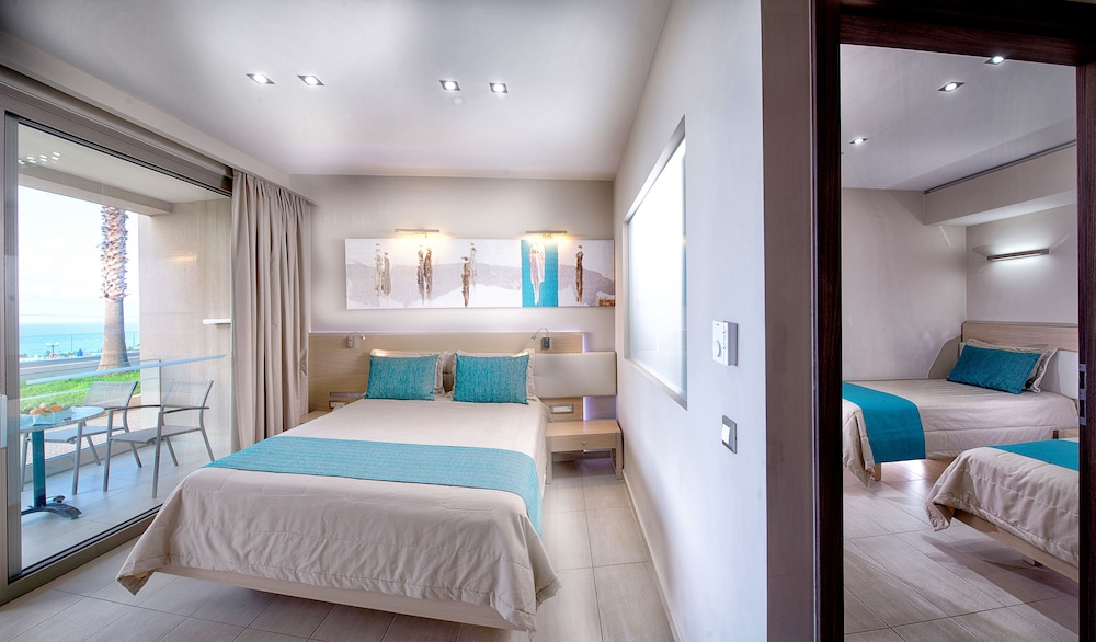 Superior Family Room with Sea View - Photo 2