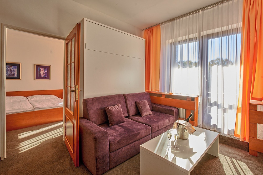 Classic Suite, 1 Bedroom, Balcony (1) photo 1