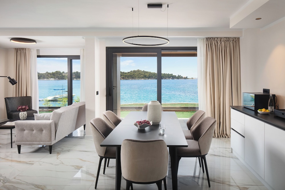 Executive Apartment, 3 Bedrooms, Terrace, Sea View