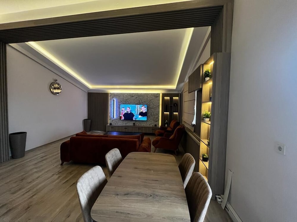 Superior Penthouse, 2 Bedrooms, City View photo 2