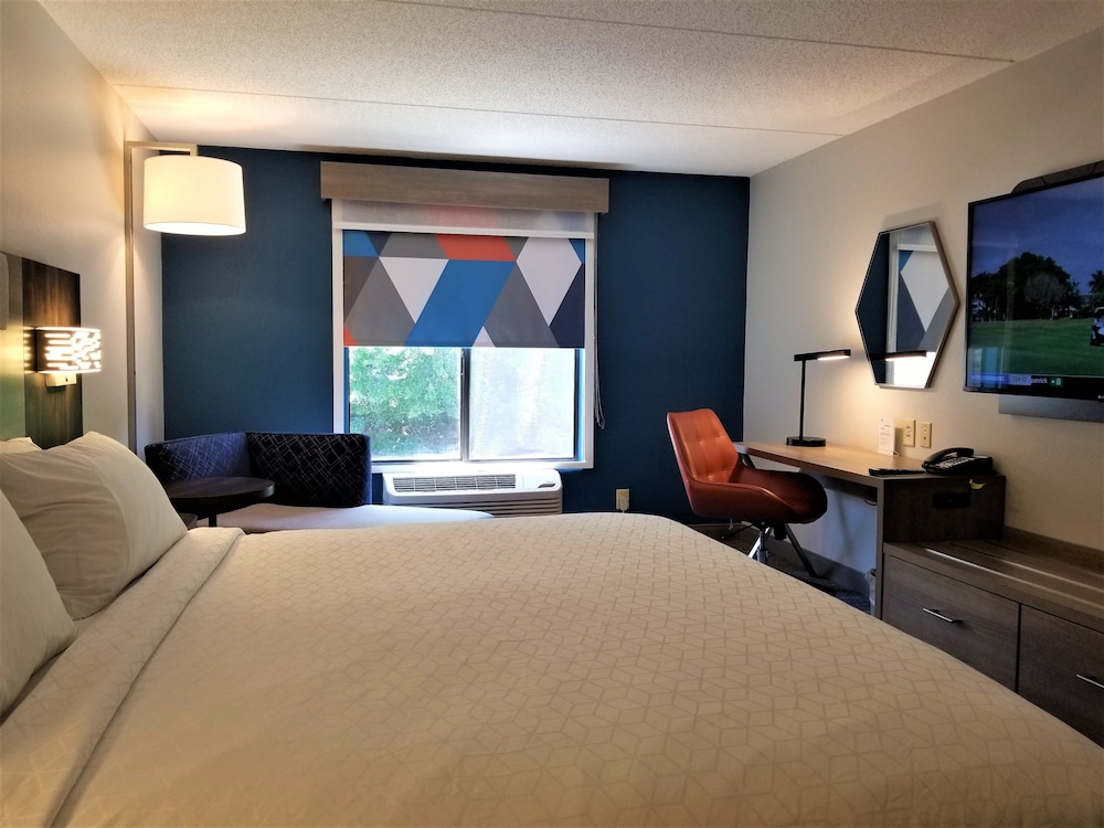 Standard Room, 1 King Bed, Accessible (MOBILITY) - Photo 1