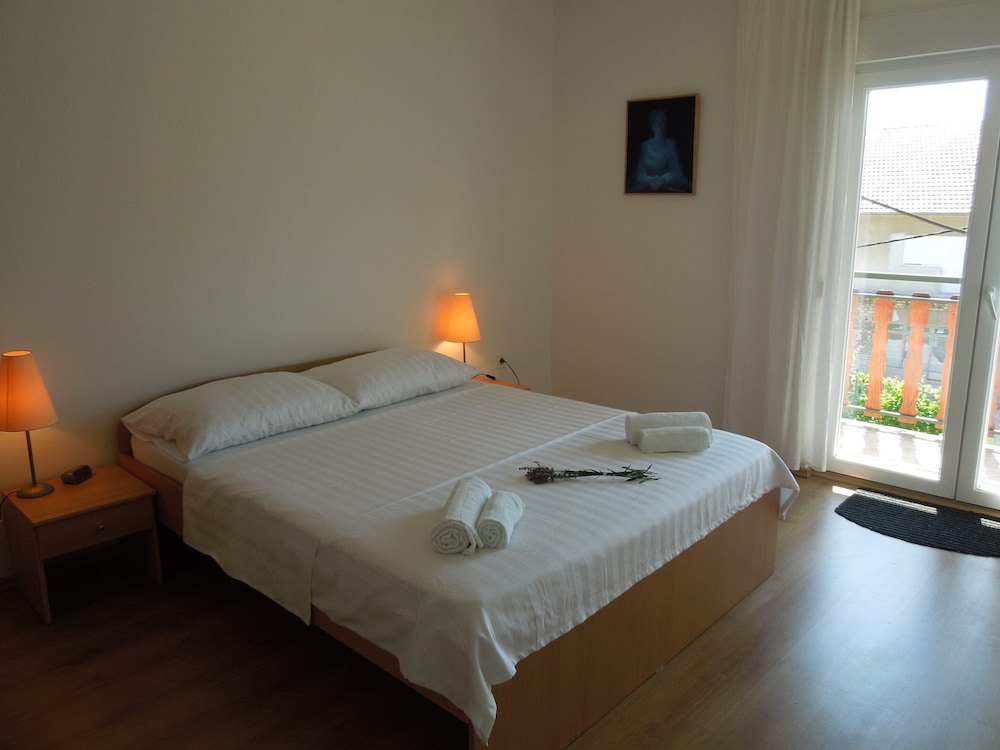 Apartment photo 3