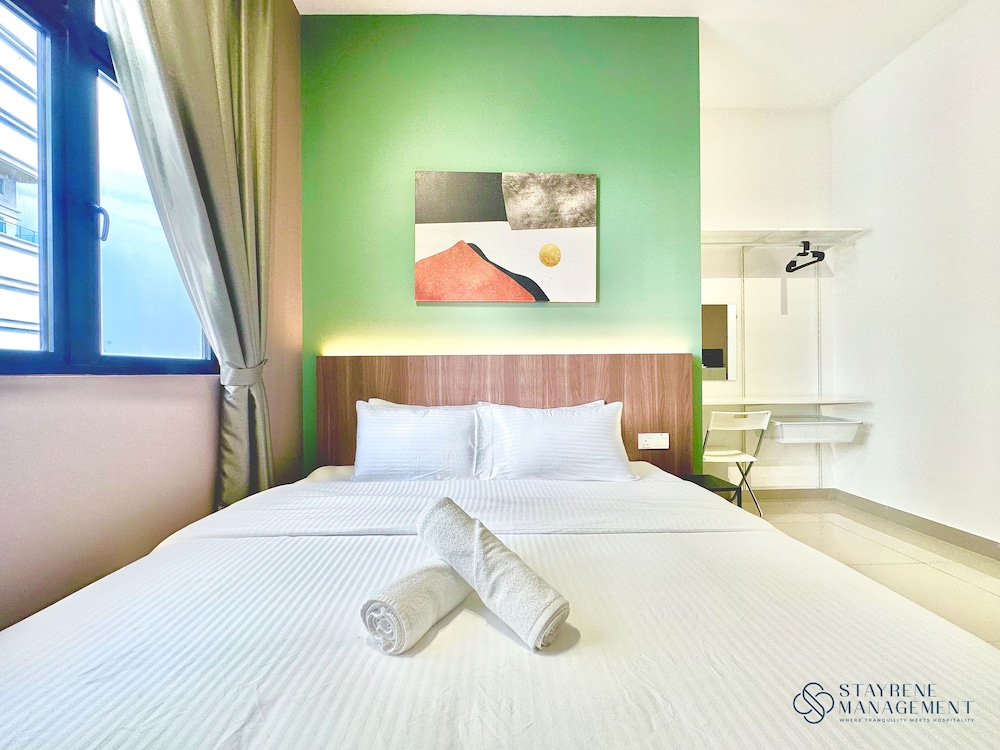 Comfort Studio, 1 King Bed, City View