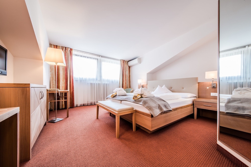 Double or Twin Room photo 3
