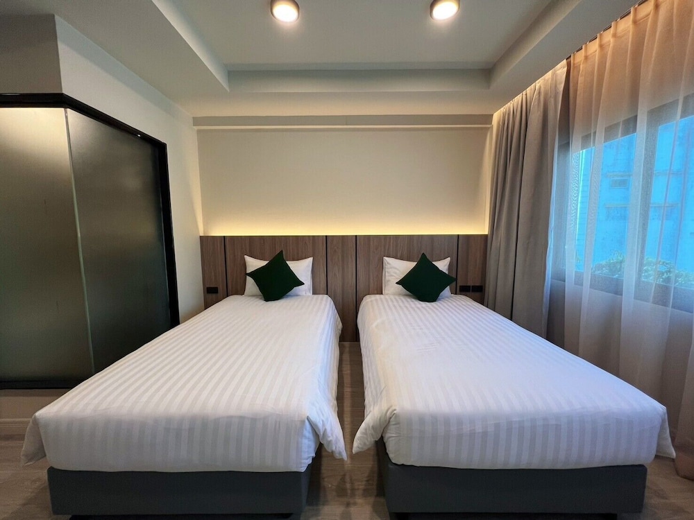 Deluxe Double or Twin Room photo 3