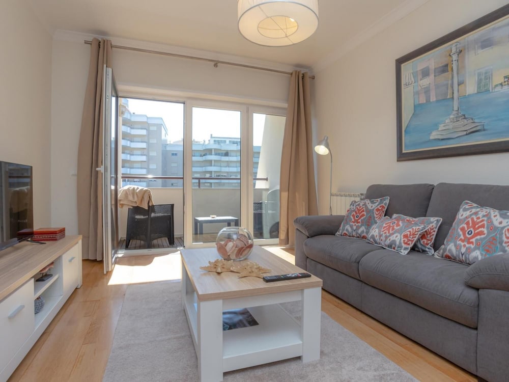 Apartment photo 2
