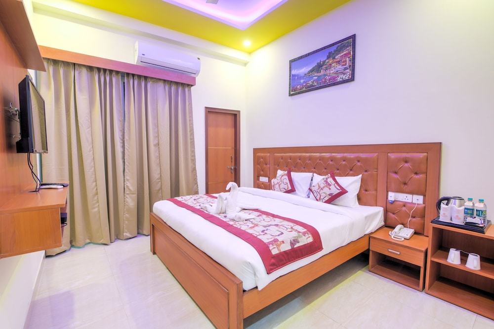 Deluxe Double Room, 1 King Bed, Non Smoking, Courtyard View