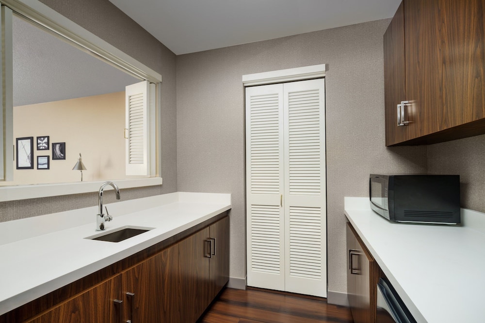 Executive Suite, 1 Bedroom - Photo 5