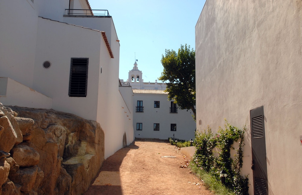 Deluxe Room (Convent) - Photo 5