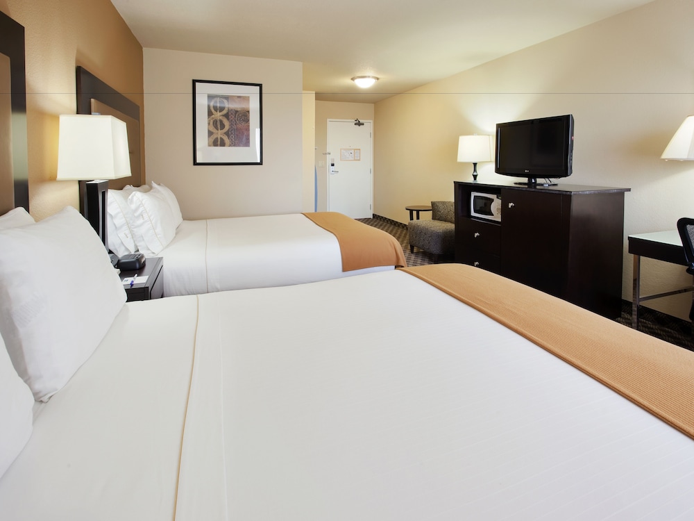 Suite, 2 Queen Beds, Accessible Bathtub (Mobility, Accessible Tub) photo 1