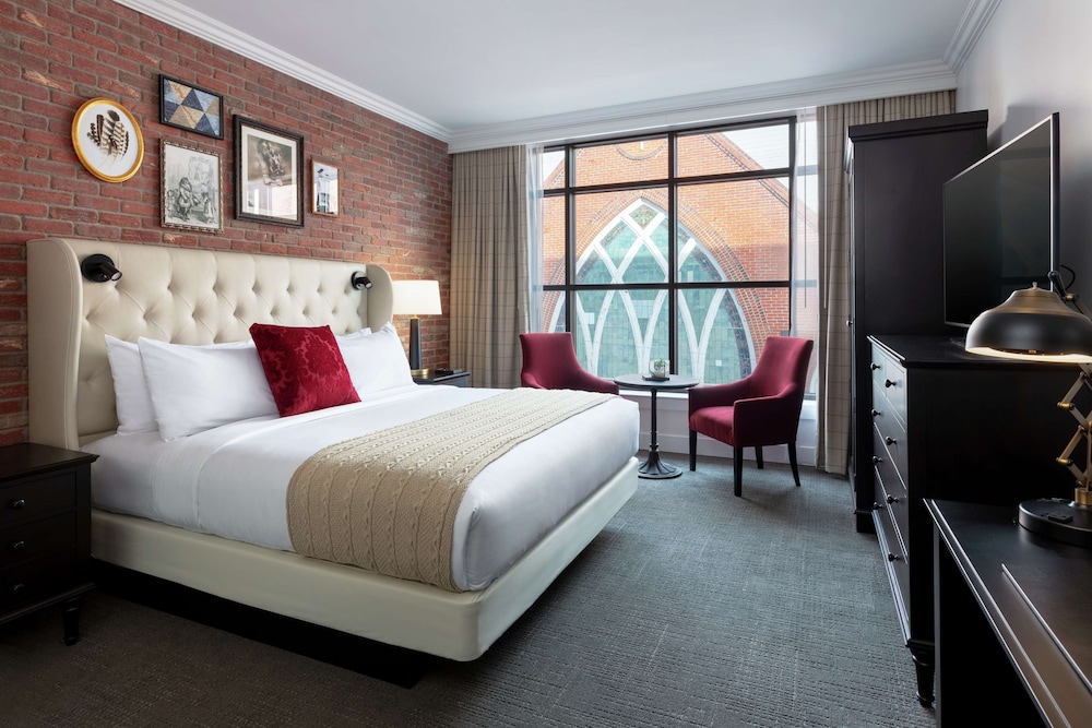 Room, 1 King Bed (The Foundry King)