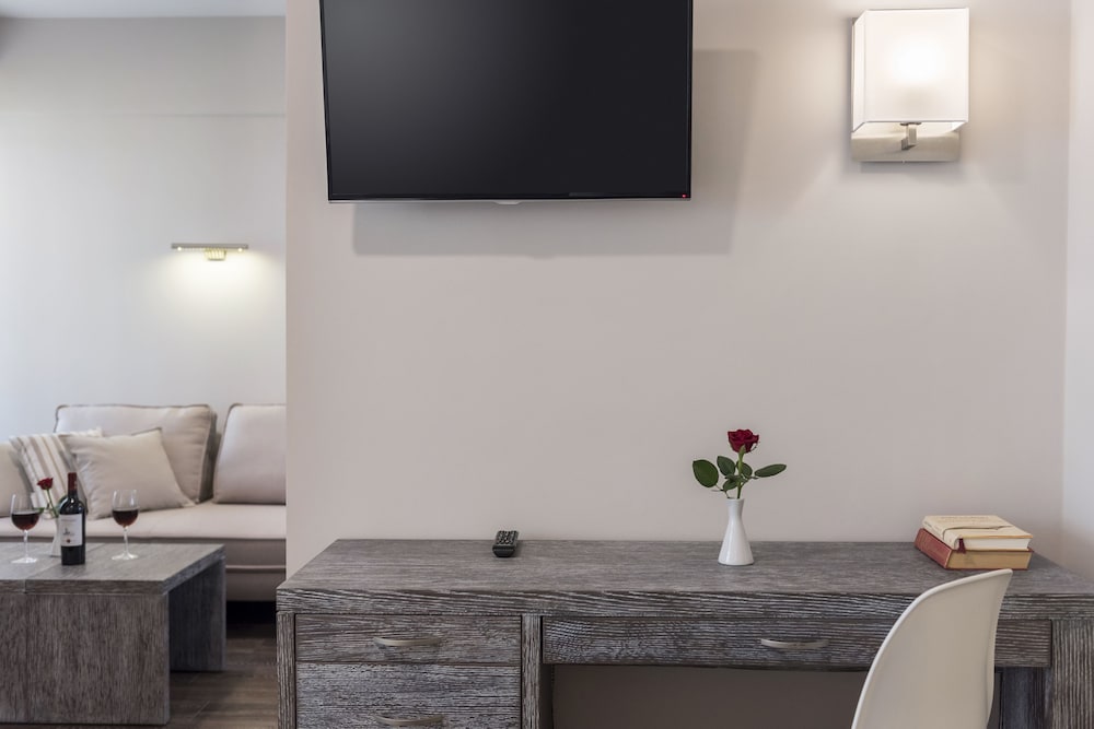 Comfort Suite thumbnail 5